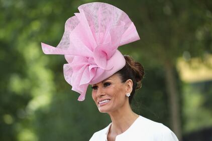 Royal Ascot, i copricapi più bizzarri sfoggiati dall'aristocrazia inglese 9
