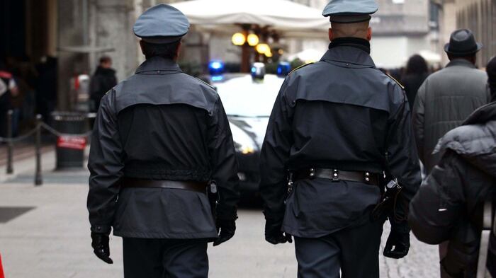 "Rider della droga" spacciava a domicilio: clandestino in manette