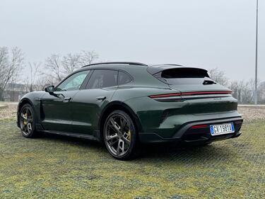 Porsche Taycan Turbo S: la gallery dell'elettrica "familiare" da 952 CV 8