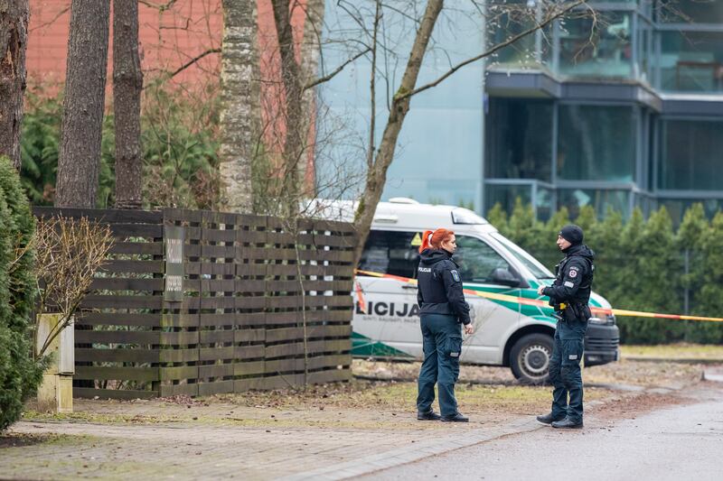 Polizia fuori casa di Vokov 10