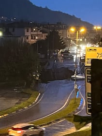 La voragine apertasi a Vicenza a causa del maltempo 3