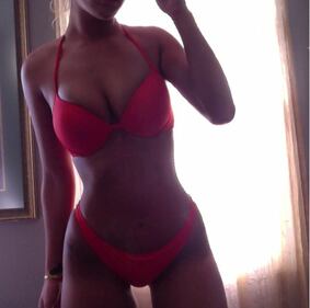 Niykee Heaton, la musicista più hot su Instagram 16