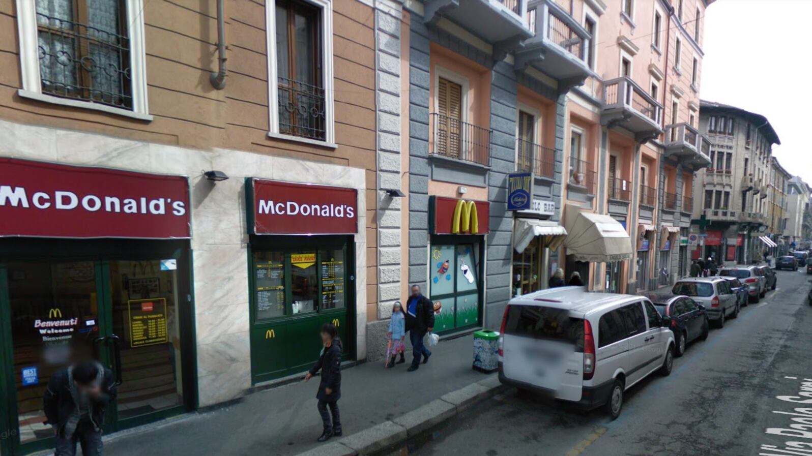 Picchiata e violentata al McDonald's