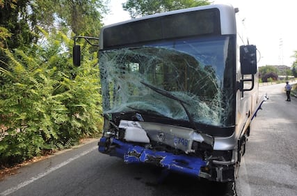 Incidente mortale tra un'auto e un bus a Torino 1