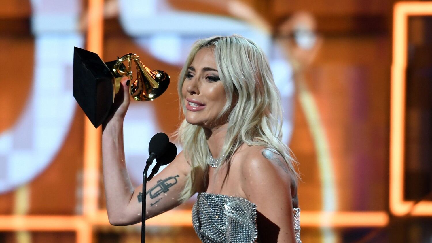 Lady Gaga non si sposa: ha lasciato il fidanzato