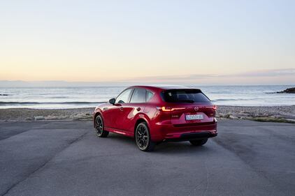 Mazda CX-60, guarda le foto 4