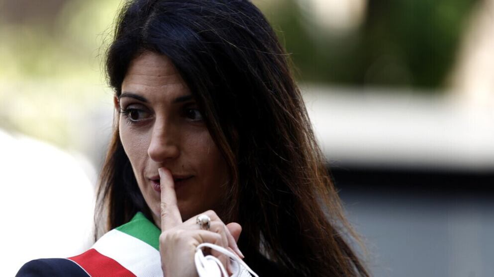 Conte senza voti si nasconde con la desistenza. I grillini aiutano il Pd e ostacolano la Raggi
