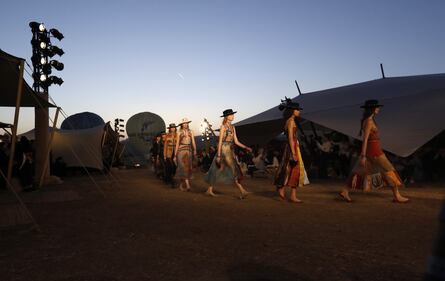 Dior Cruise 2018: la sfilata nel deserto 2