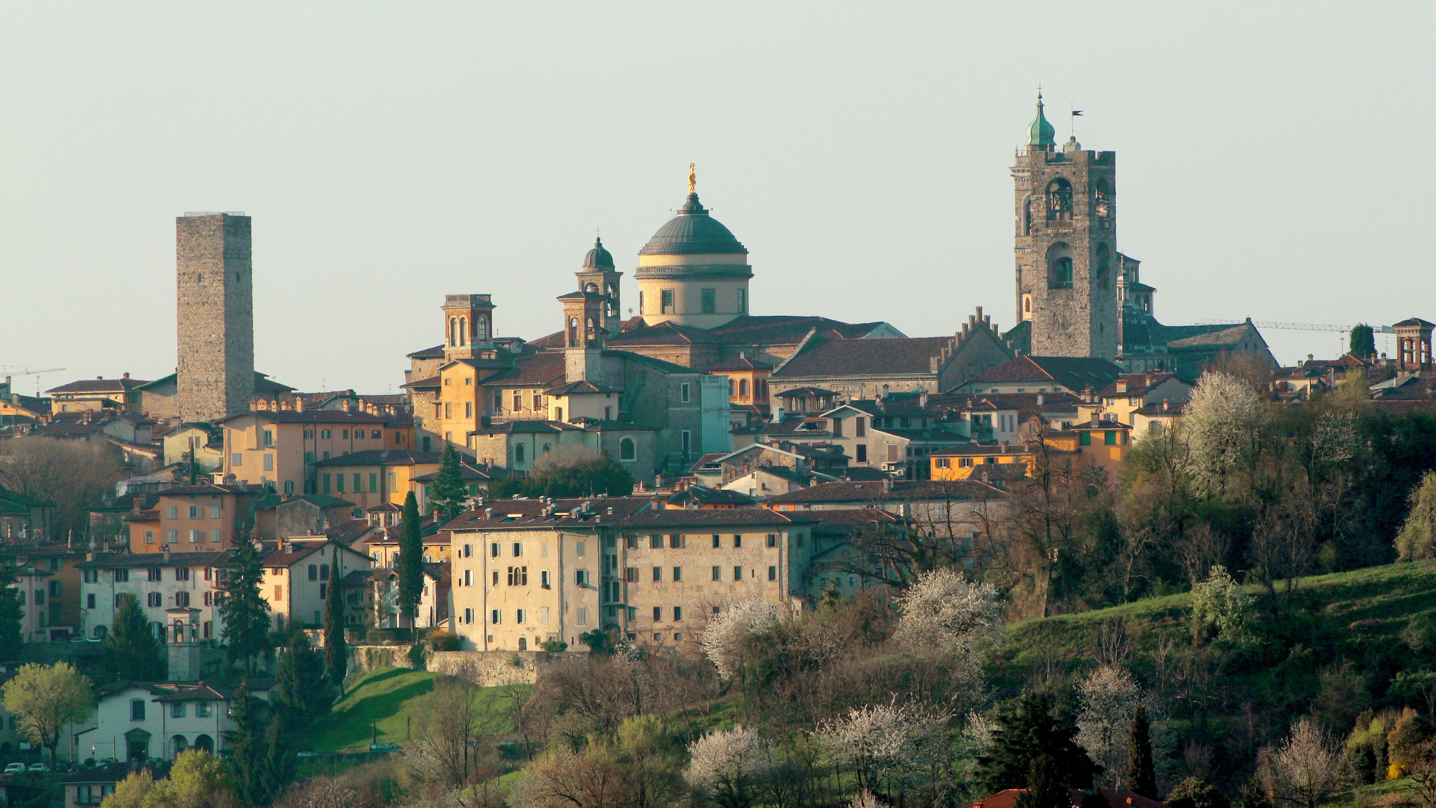 Città Alta a Bergamo, una magia da riscoprire a piedi