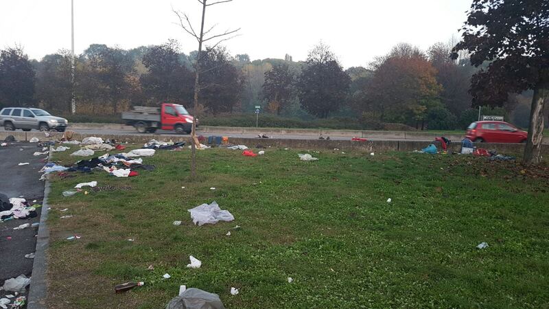 La "discarica" di Lampugnano dopo la preghiera dei musulmani 5