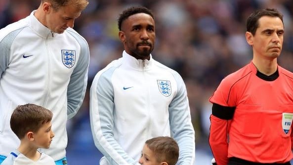 Bradley non gioca più Storia di una mascotte e del suo bomber-peluche
