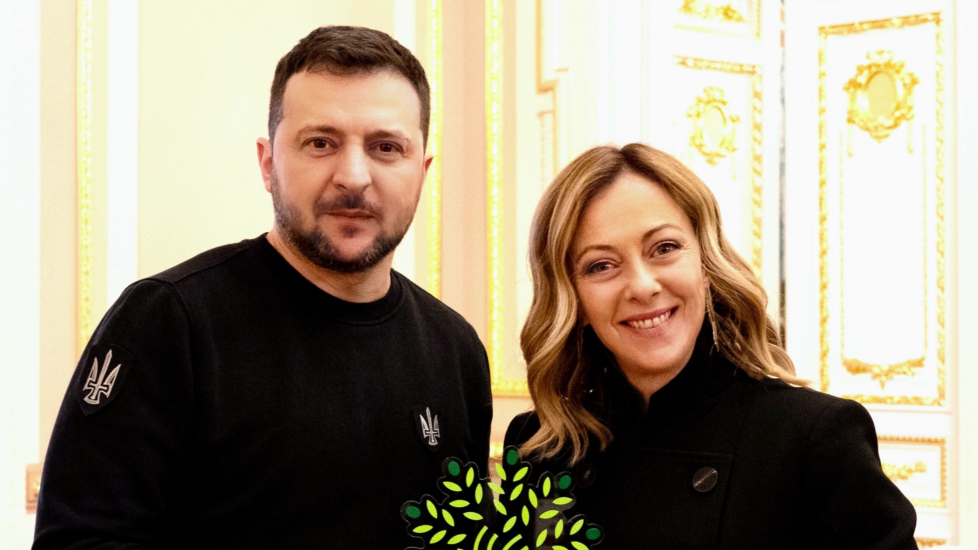 Zelensky: "Troppi filo Putin in Italia, revocate i visti"