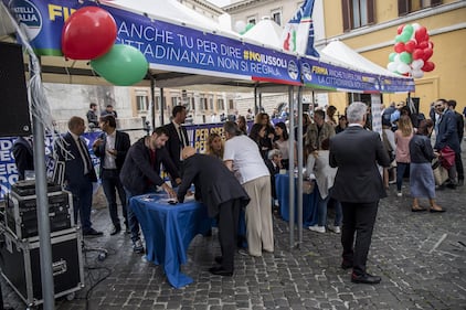 Cittadinanza, raccolta di firme di Fdi contro ius culturae 5