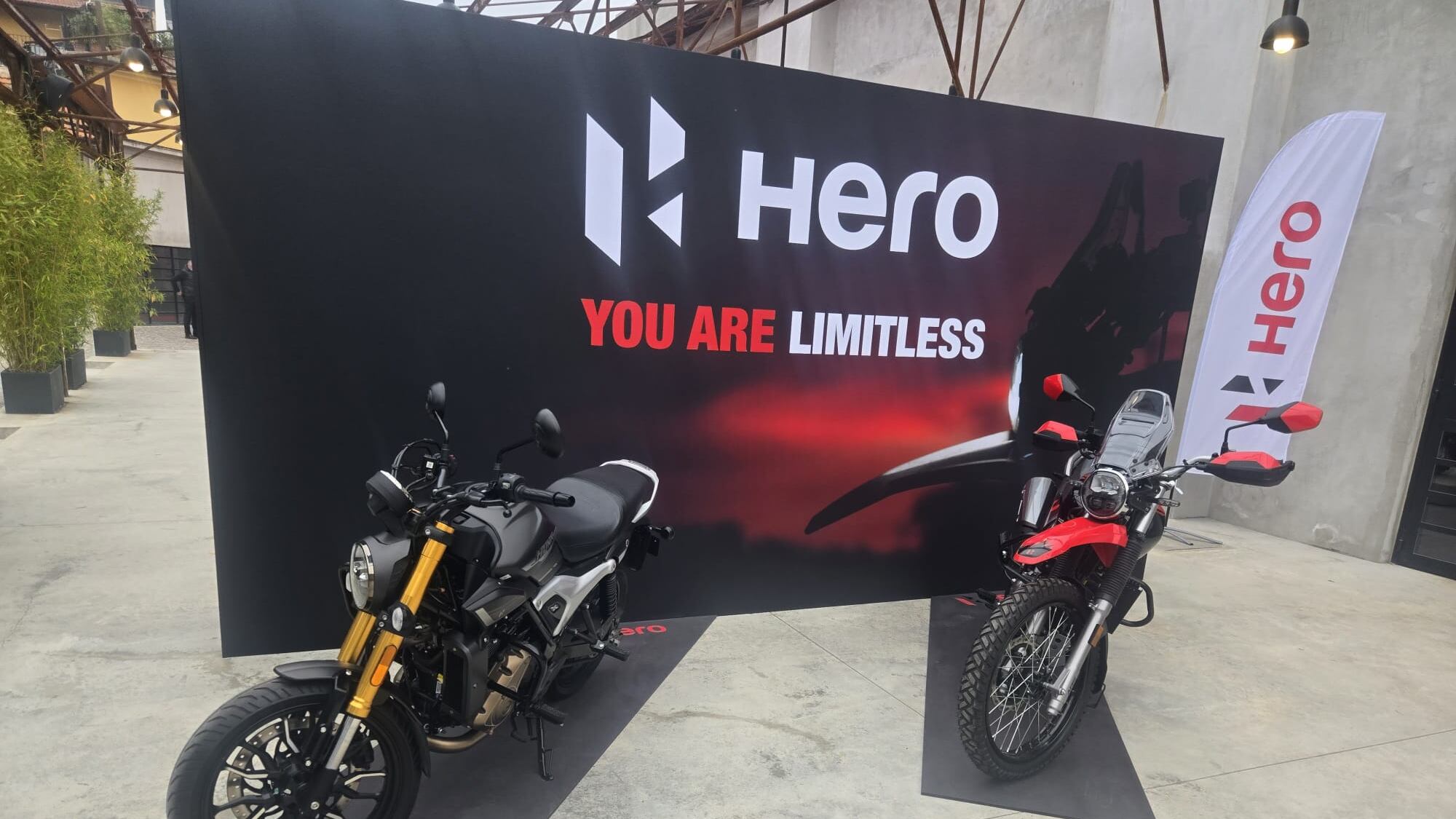 Hero Xpulse 200 4V e Hunk 440, il colosso indiano sbarca in Italia con due succulenti novità che strizzano l’occhio ai giovani