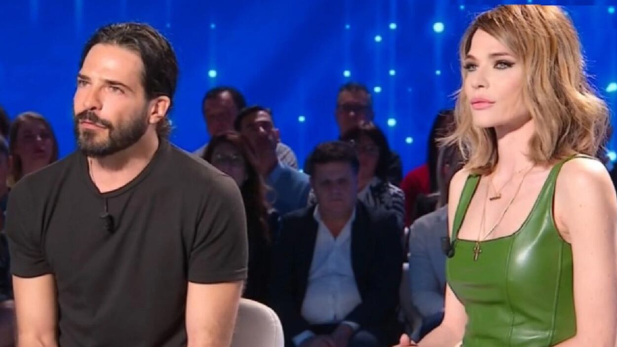 Elogio di Laura Chiatti, donna all'antica che rispetta i ruoli