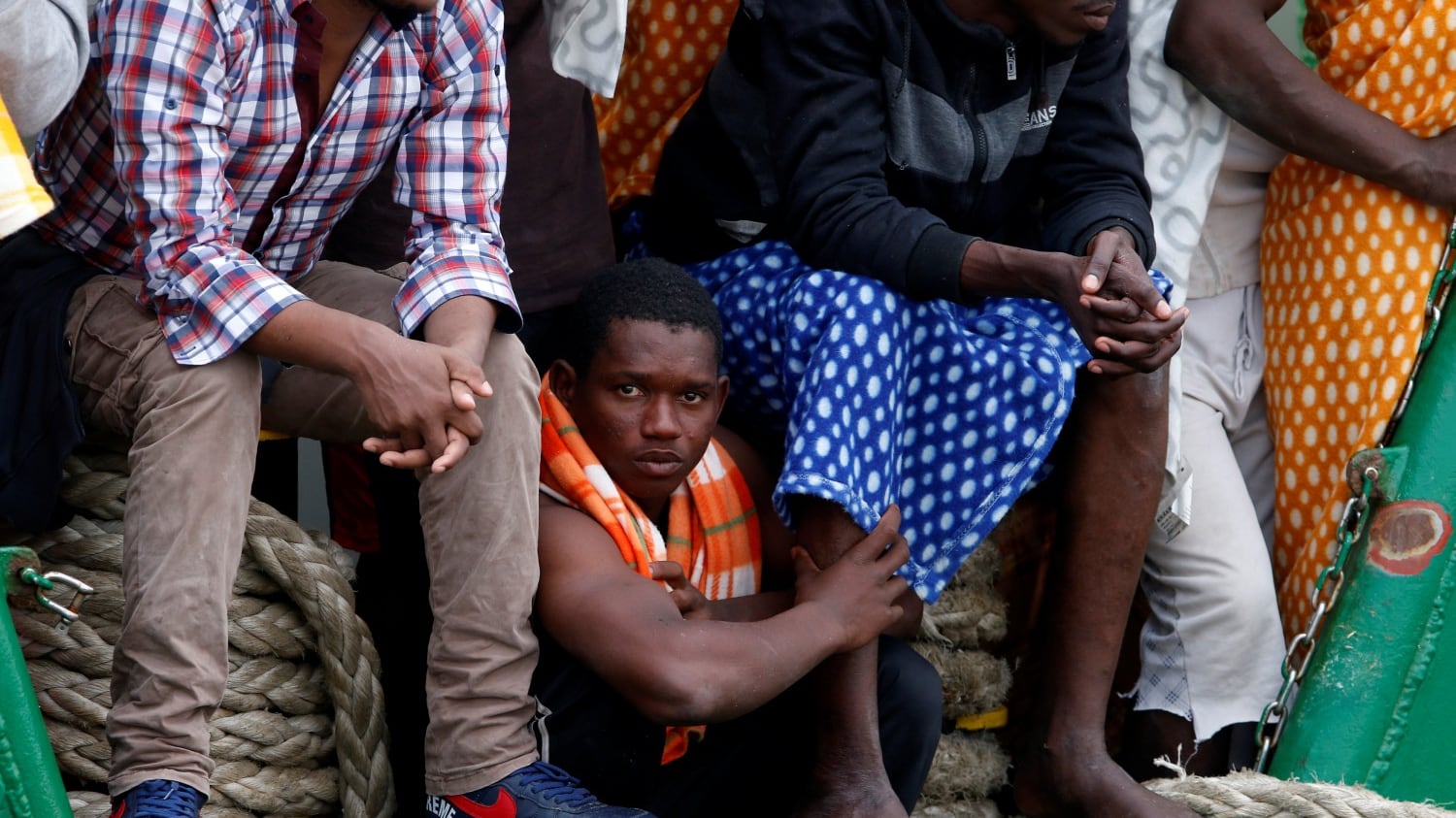 Caos nel centro accoglienza È maxi rissa tra gli immigrati