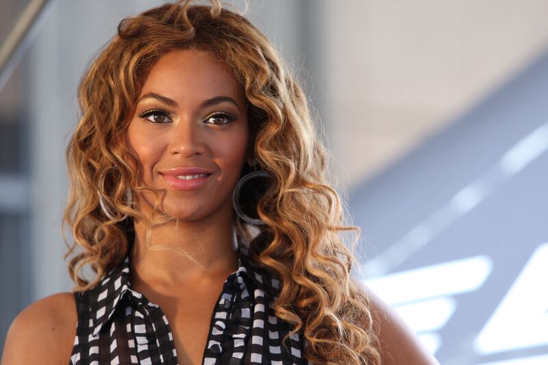 Beyoncé e Lady Gaga, gli scatti sexy 4