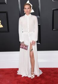 Grammy 2017, i look più sexy sul red carpet 52