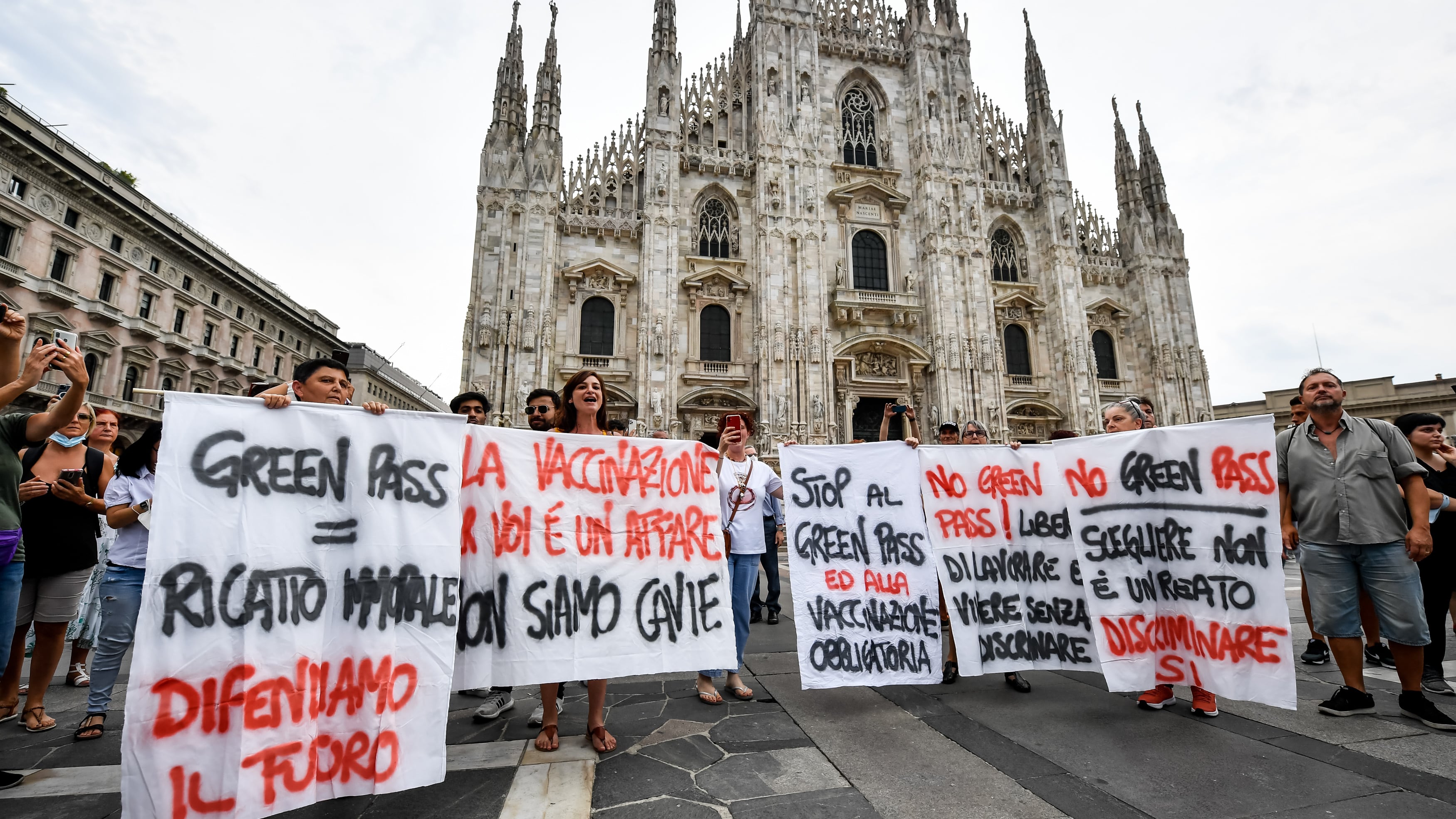 Per il corteo dei 10mila blindata la sede Cgil