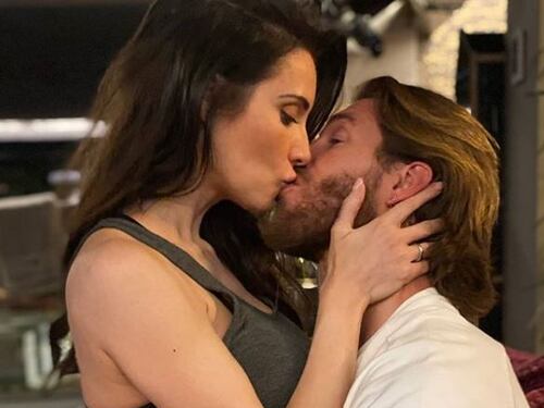 Sergio Ramos e il bacio appassionato alla sua Pilar Rubio scatena i follower