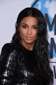 Ciara incanta sul red carpet degli American Music Awards 11