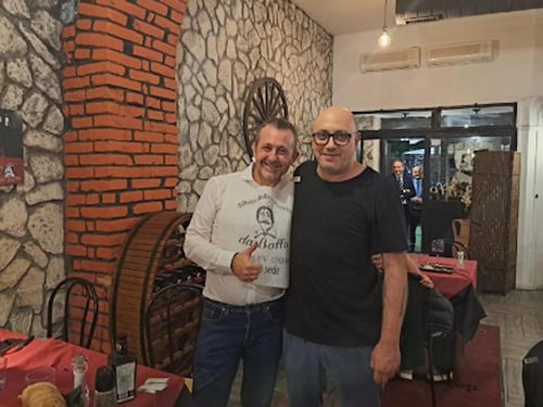 In procura le chat di Delmastro: battute e spese per la bisteccheria