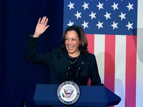 "Eredità senza pari". L'elogio a Biden nel primo discorso di Kamala Harris