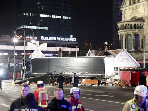Berlino, si cerca un tunisino: trovati i suoi documenti nella cabina del tir