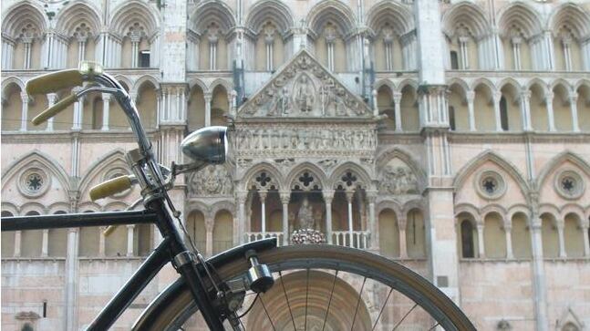 Emilia Romagna, pedalando nelle città d'arte con la bike-map