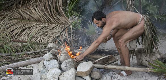Isola dei Famosi: i costumi degli uomini 19