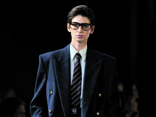 Le "maschie" di Saint Laurent e le potenti amazzoni di Dior
