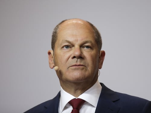 La Germania riparte dal "semaforo". La Csu a Laschet: "Prepari l'opposizione"