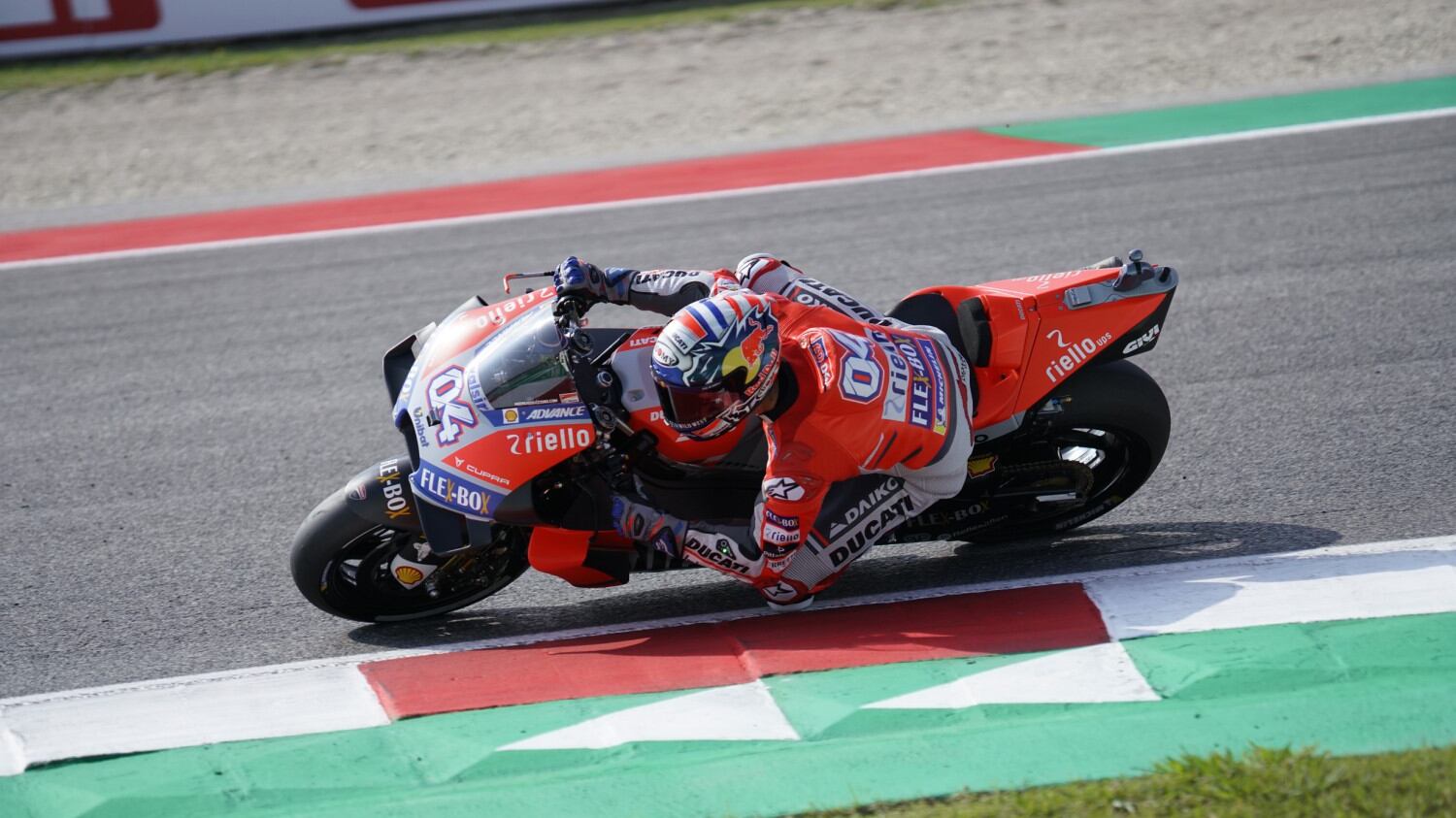 Ducati vince tutto. La Federmoto le toglie potenza