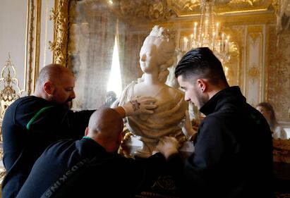 Riapre al pubblico la Reggia di Versailles 10