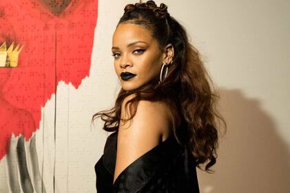 Rihanna, top trasparente su Instagram 16