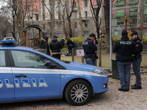 La volontaria del 118 lo soccorre, lui la massacra di botte: la violenza del senegalese