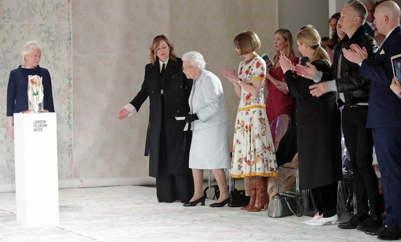 La Regina Elisabetta alla Fashion Week 13