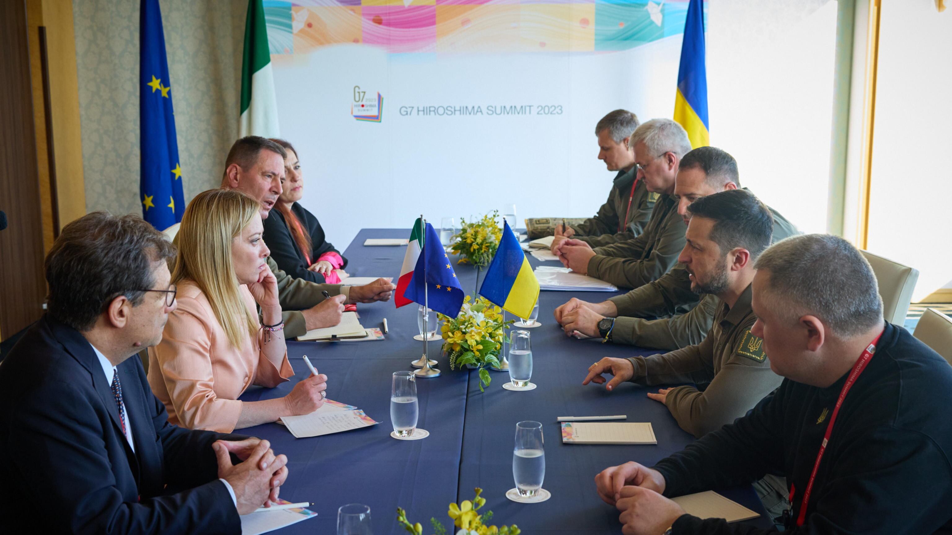 Dialogo e difesa aerea: come è andato il faccia a faccia Meloni-Zelensky al G7