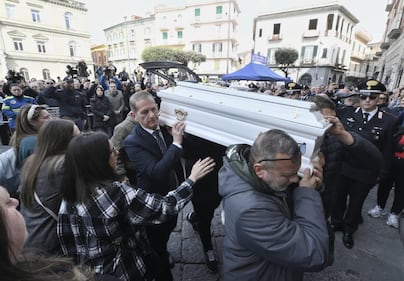 I funerali del piccolo Domenico alla Cattedrale di Nola 4