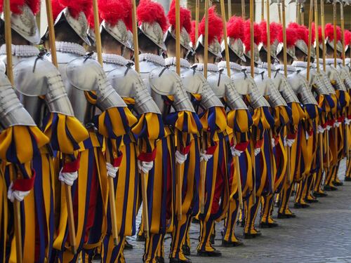 Giallo Vaticano: dov'è l'ex capo della Guardie licenziato dal Papa