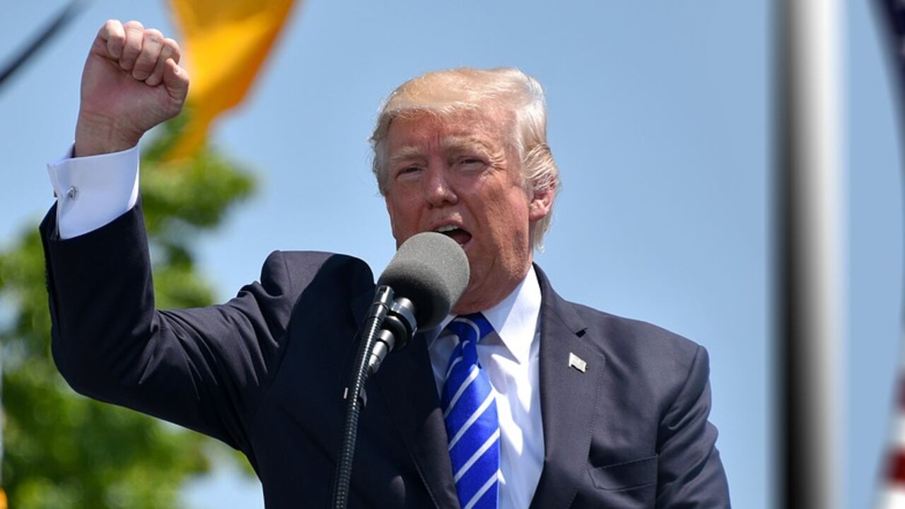Attacco di Trump alla Germania: "Paghi di più per la Nato"
