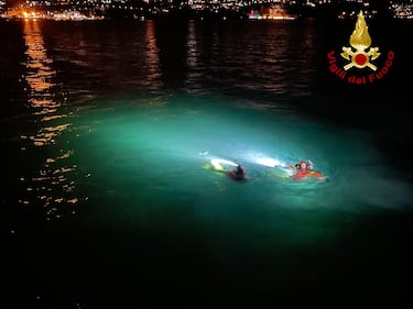 Como, auto finisce nel lago, due morti: l'intervento dei vigili del fuoco 5