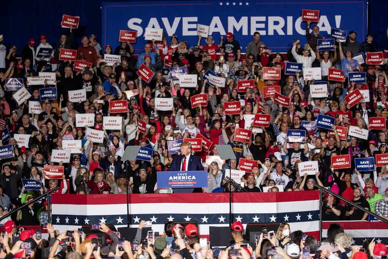"Una minaccia per gli Stati Uniti": l'affondo dell'Fbi contro i supporter di Trump