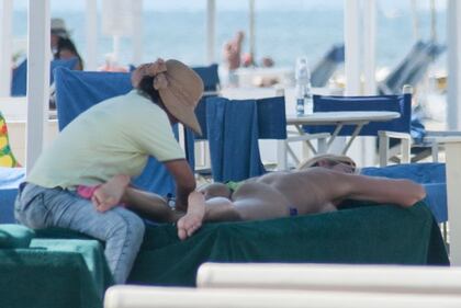 Deborah Roversi, l'ex di Pirlo in topless 4