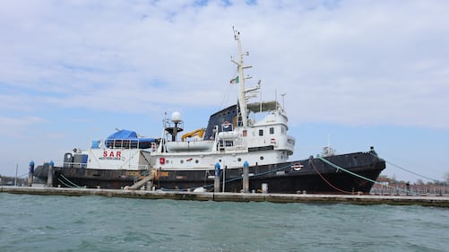 Le foto esclusive della Mare Jonio a Venezia  2