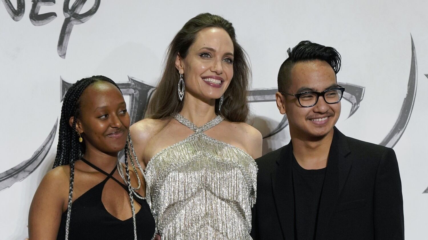 Paura per Angelina Jolie. Allarme bomba sul set del nuovo film Marvel