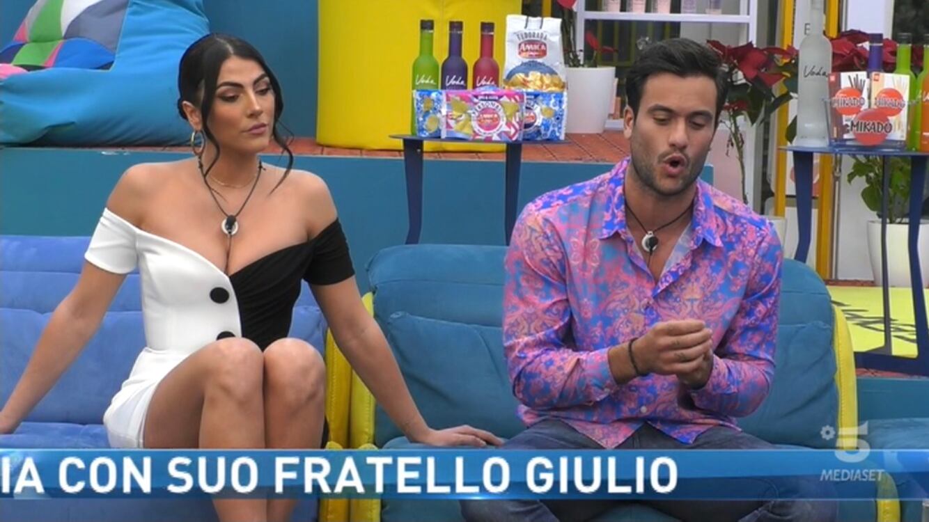 Gf Vip, dramma familiare tra Pierpaolo Pretelli e suo fratello per Giulia: "Sono molto deluso, esco"