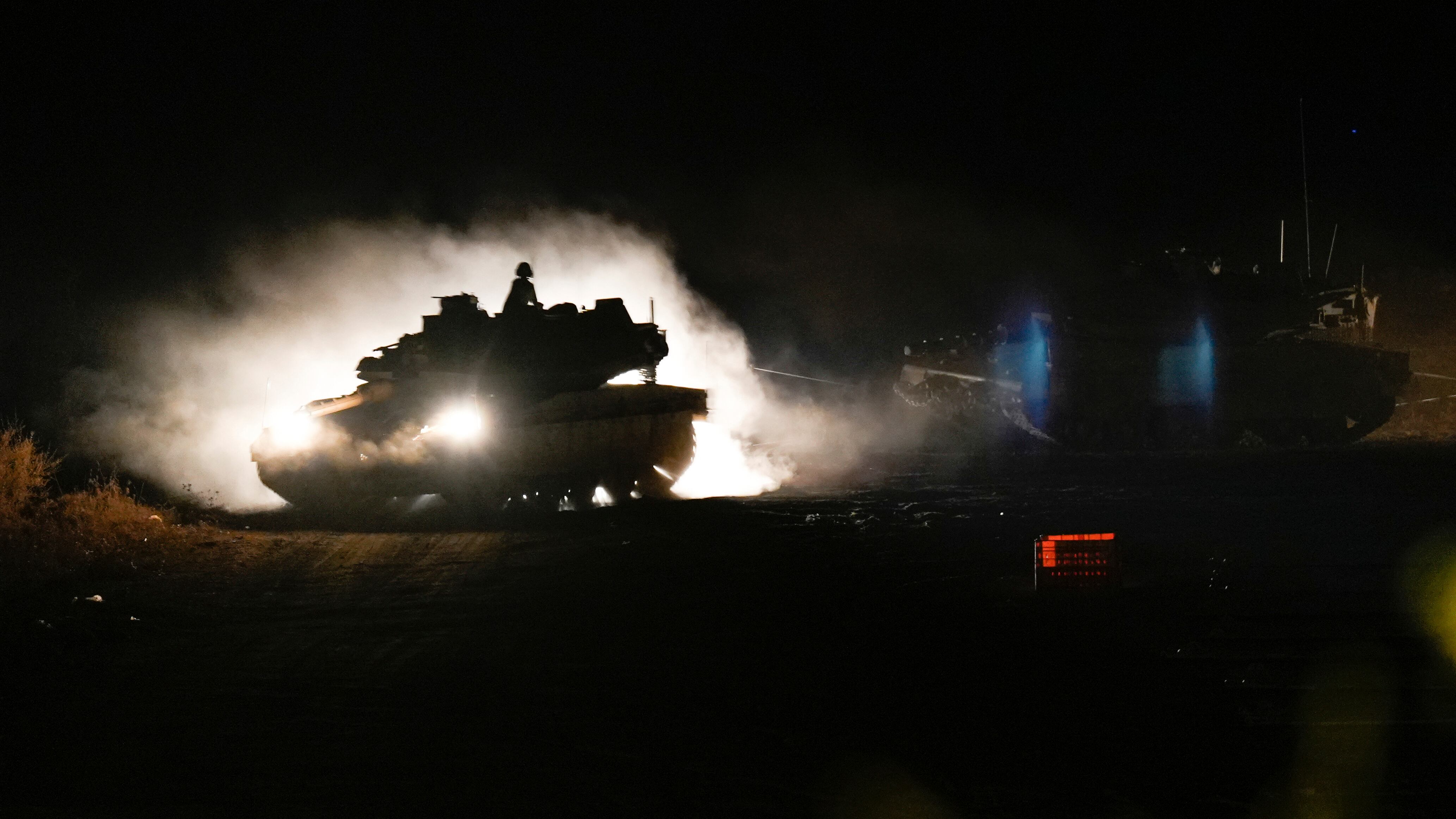 I primi blitz in Libano: smantelliamo Hezbollah