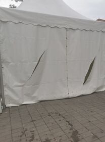 Un gazebo di Forza Italia è stato vandalizzato a Milano 4