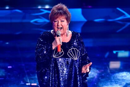 Orietta Berti illumina il palco dell'Ariston 1